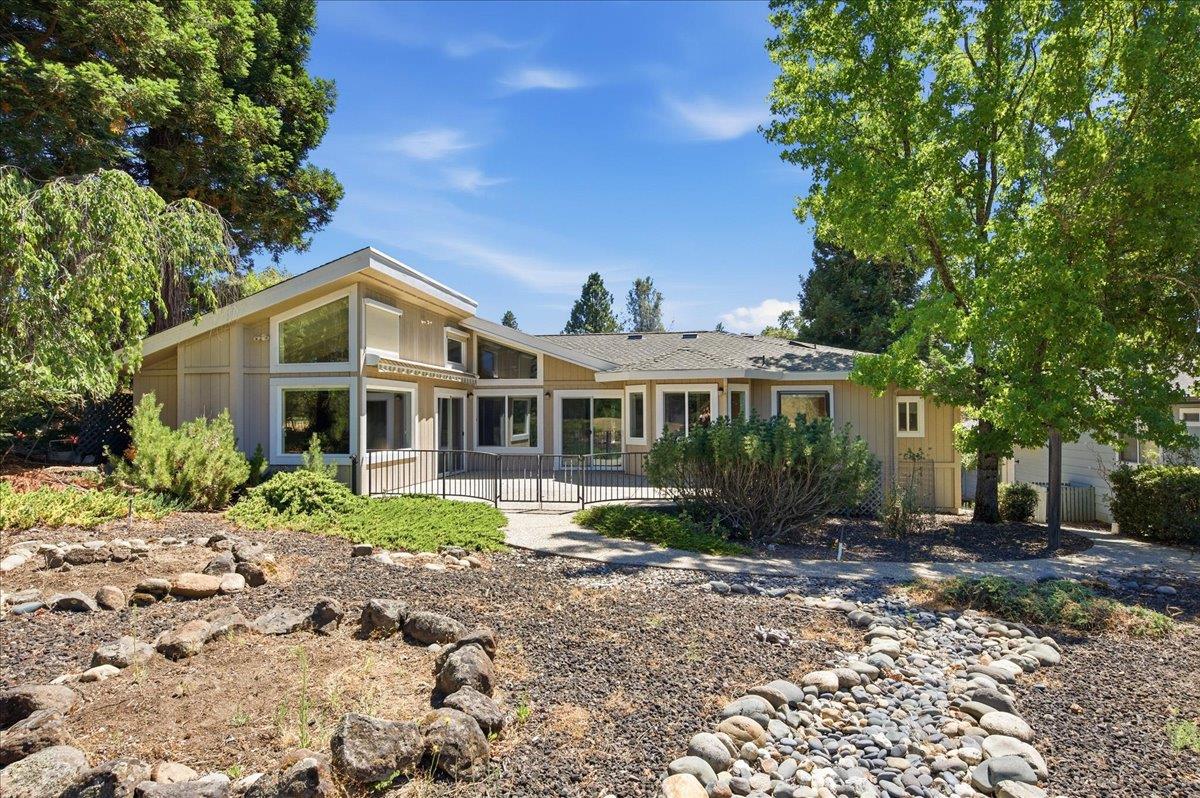 18514 Lake Forest Drive