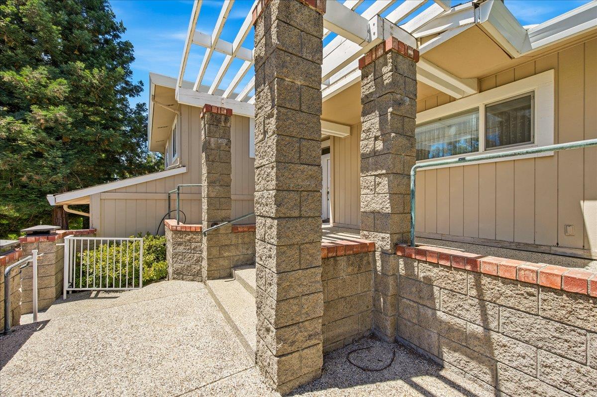 18514 Lake Forest Drive