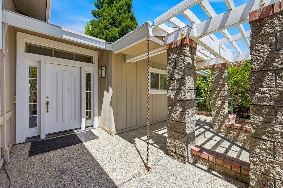 18514 Lake Forest Drive