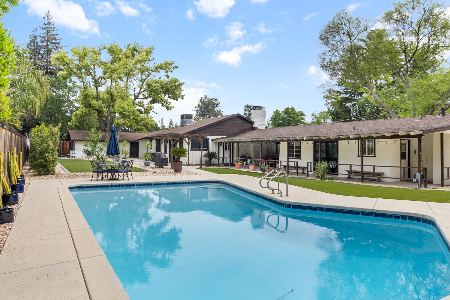 4321 Rand Lane