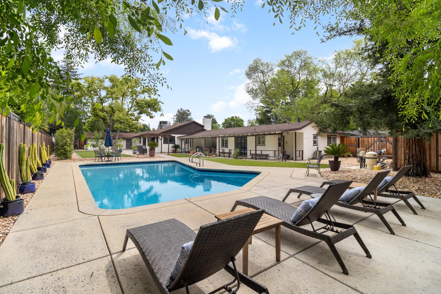 4321 Rand Lane