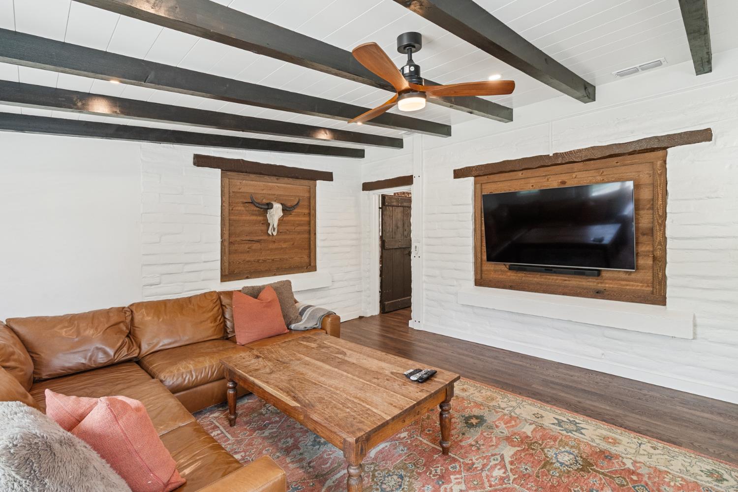 4321 Rand Lane