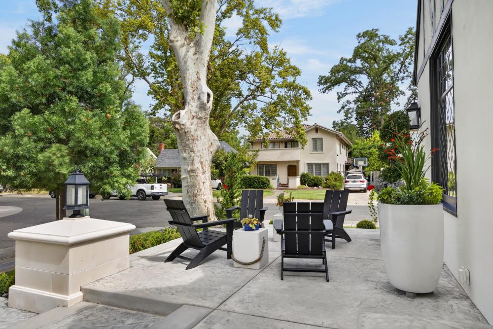 901 Sonoma Way