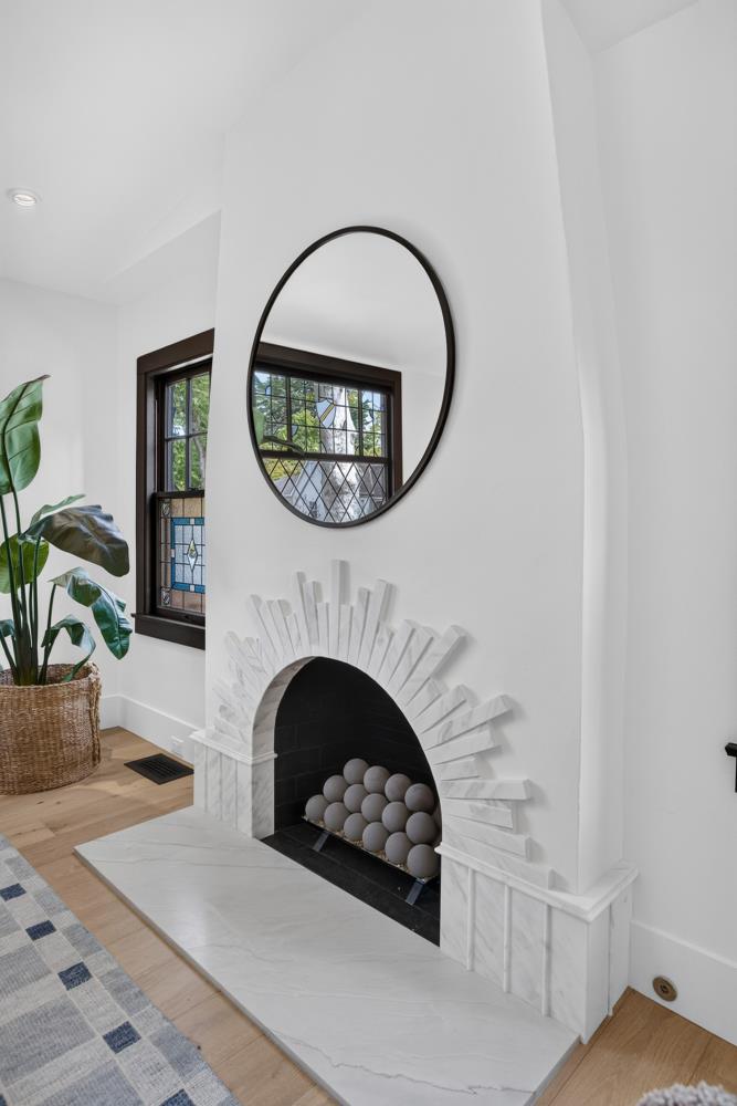 901 Sonoma Way