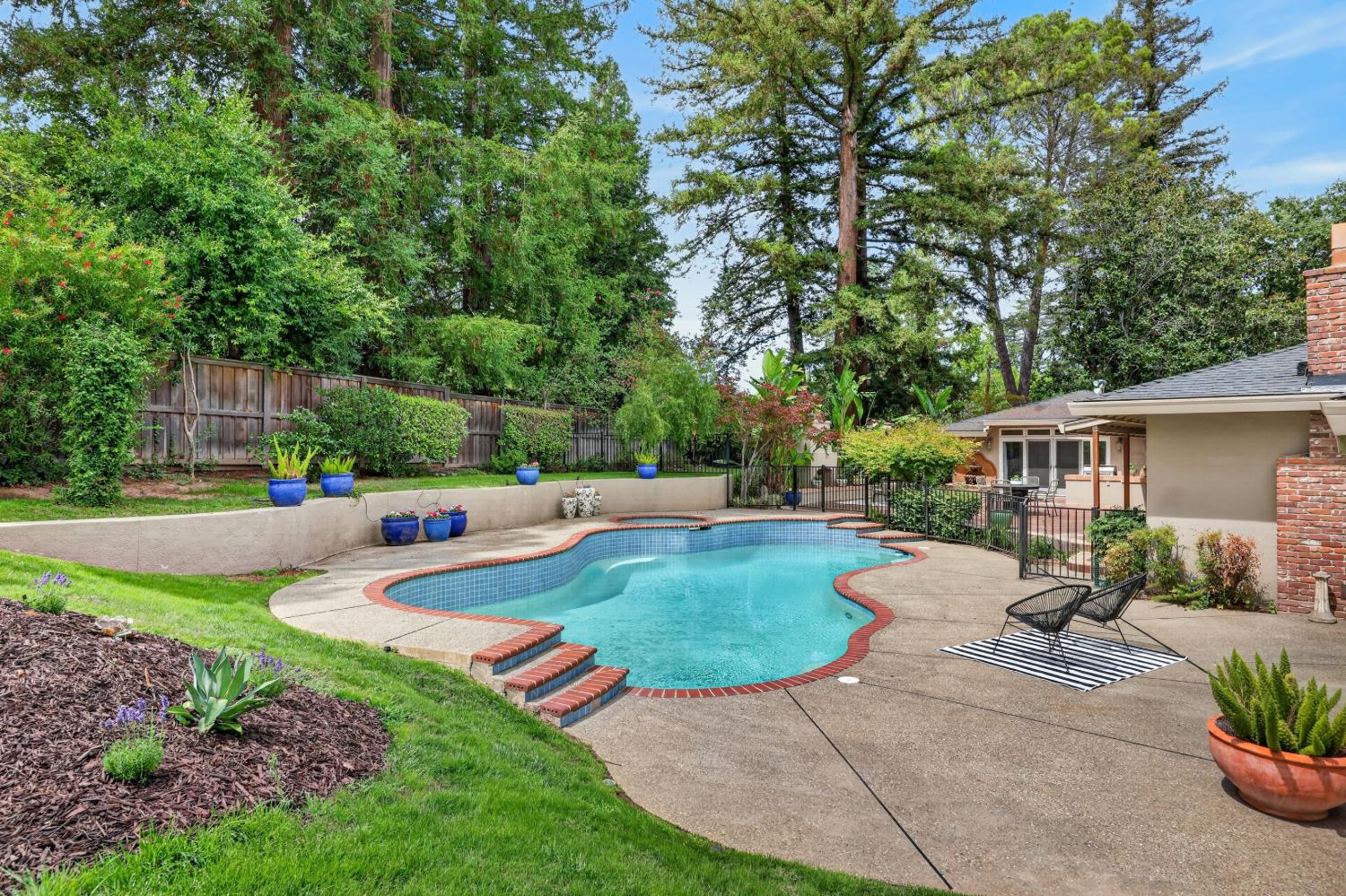 4325 Prospect Drive