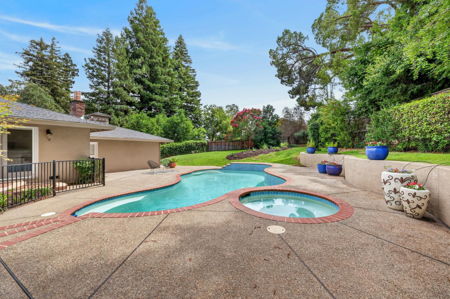 4325 Prospect Drive