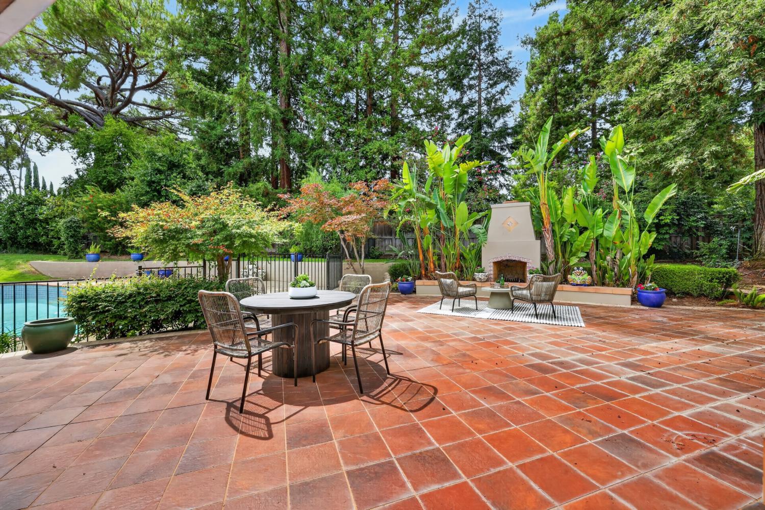 4325 Prospect Drive