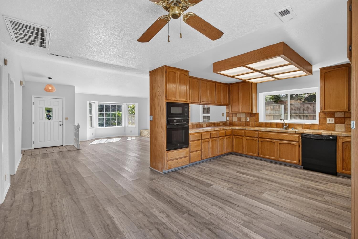 3415 Hunter Lane