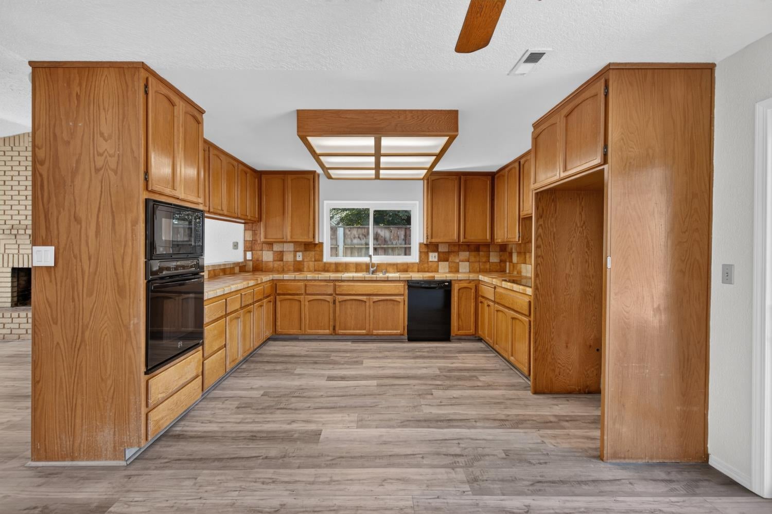 3415 Hunter Lane