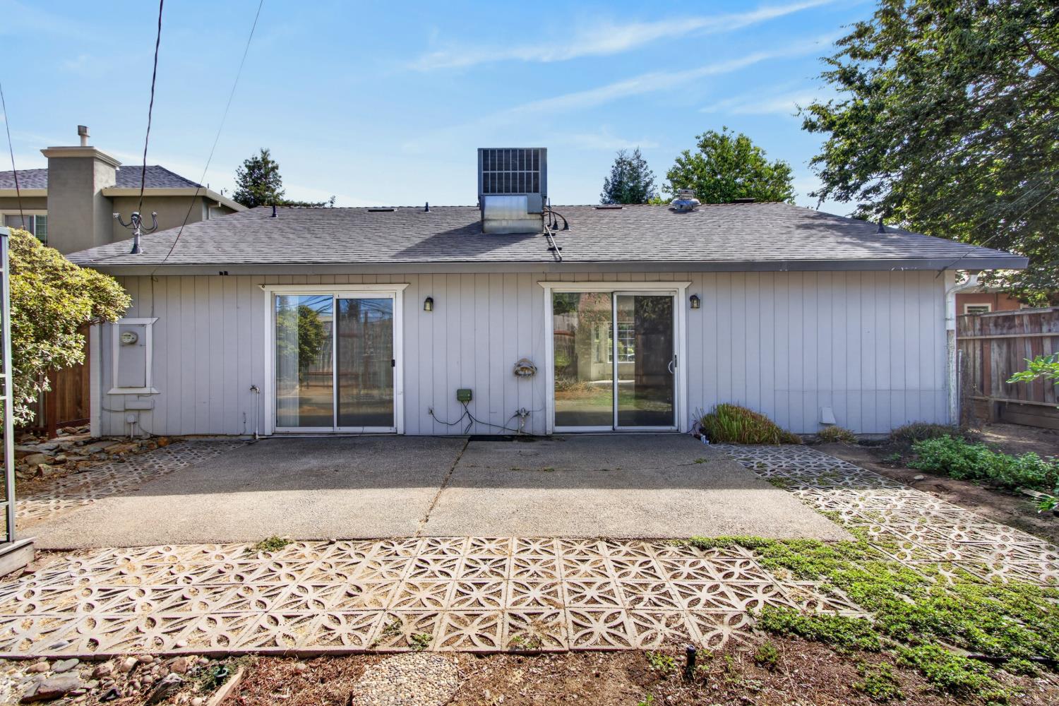 3415 Hunter Lane