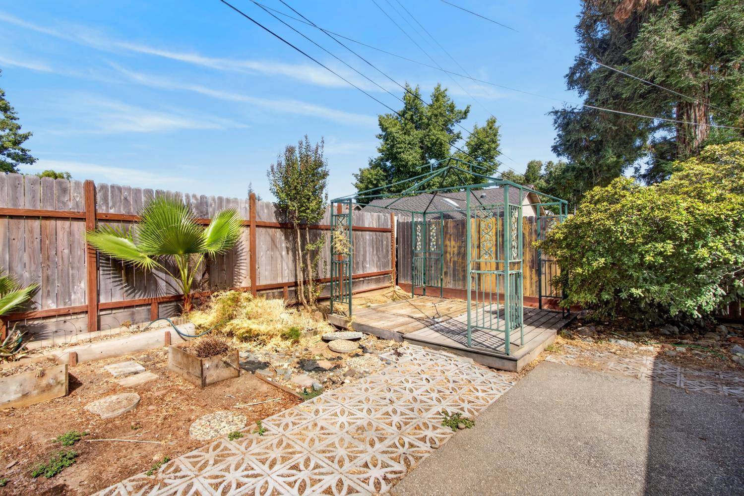 3415 Hunter Lane