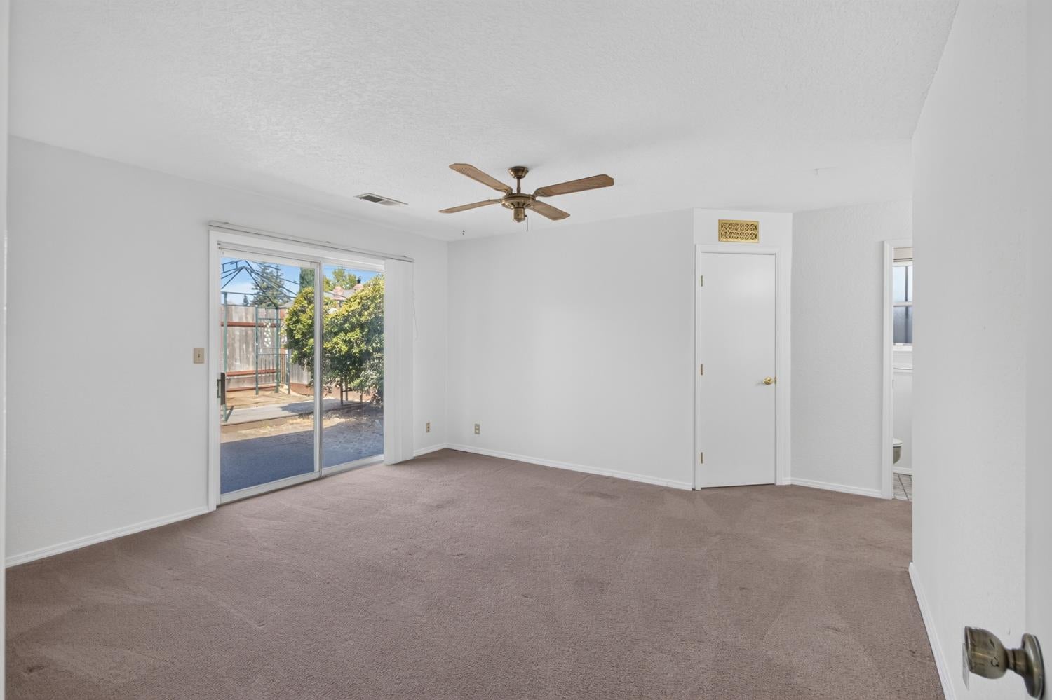 3415 Hunter Lane