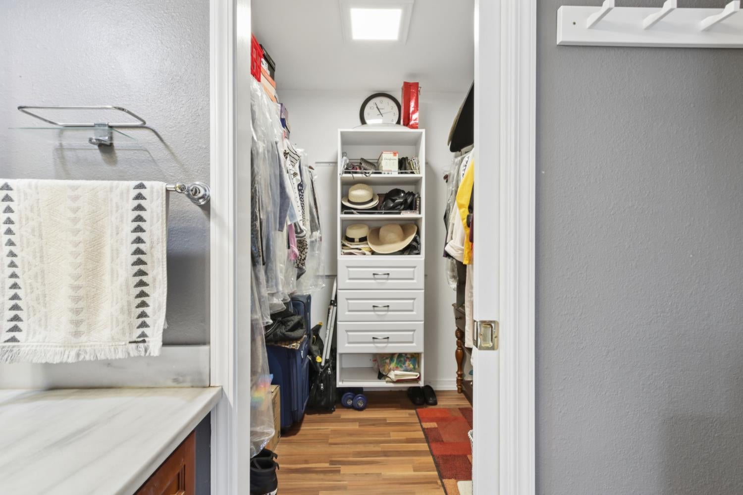 6406 Rolling Way