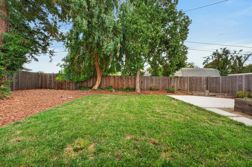 1428 Gladstone Drive