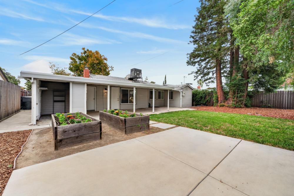 1428 Gladstone Drive