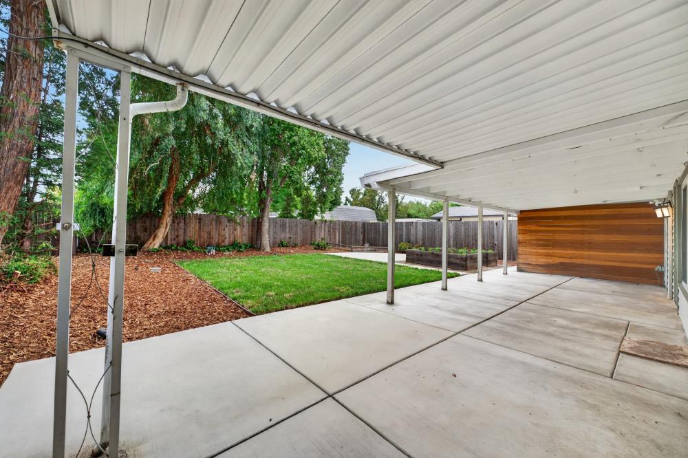 1428 Gladstone Drive