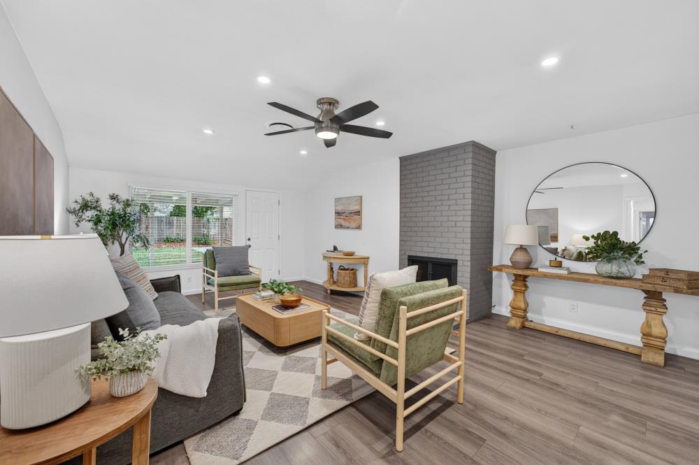 1428 Gladstone Drive