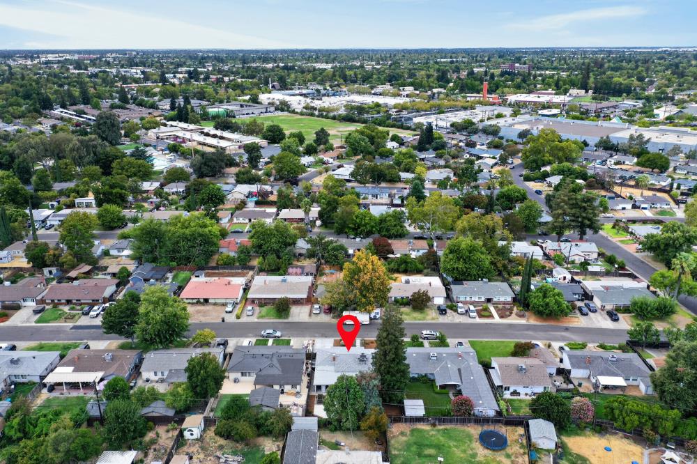 1428 Gladstone Drive