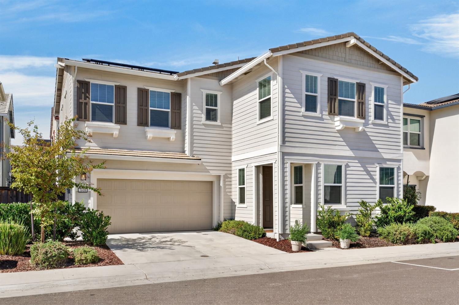 3608 Silver Pine Lane