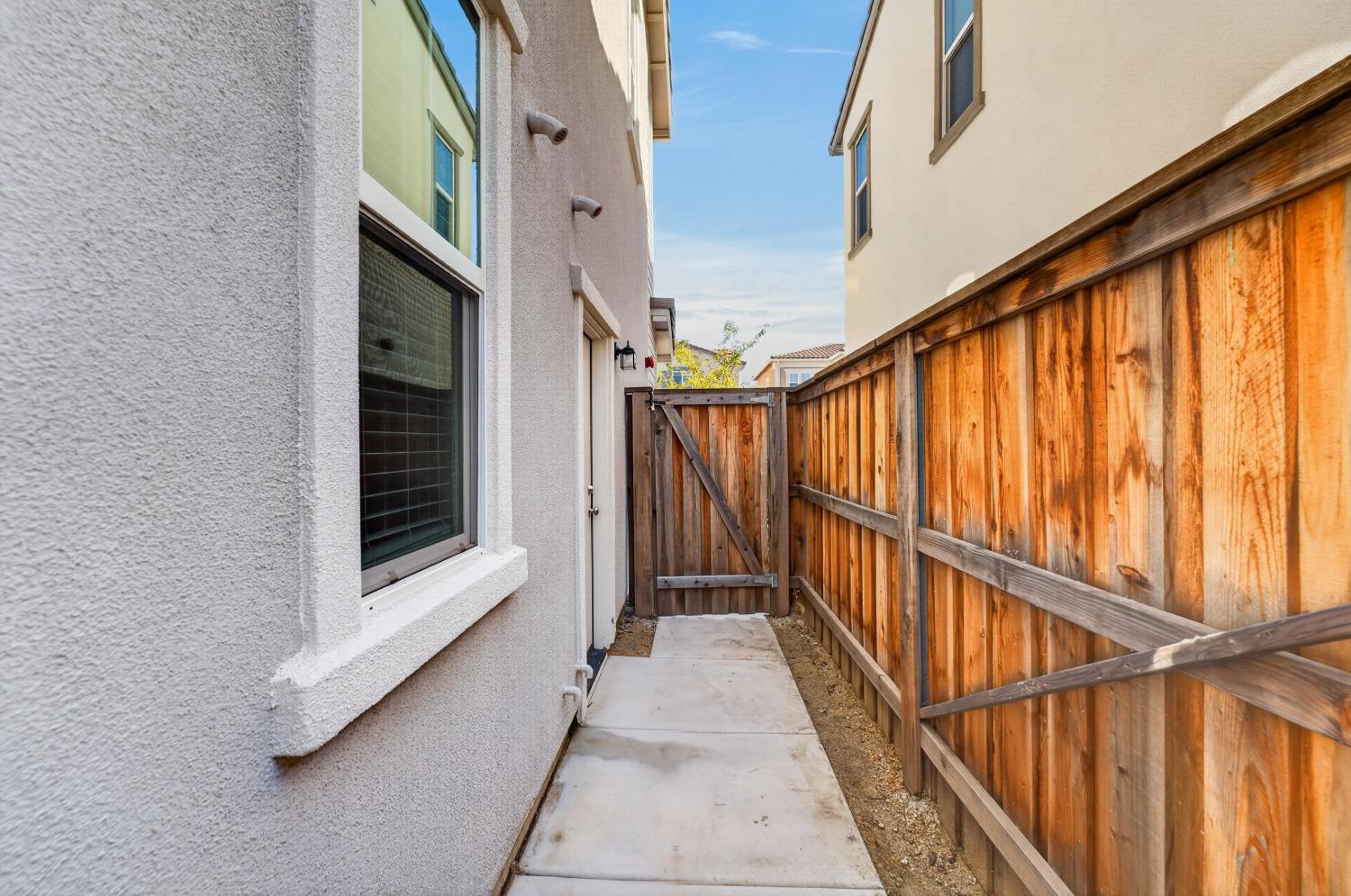 3608 Silver Pine Lane