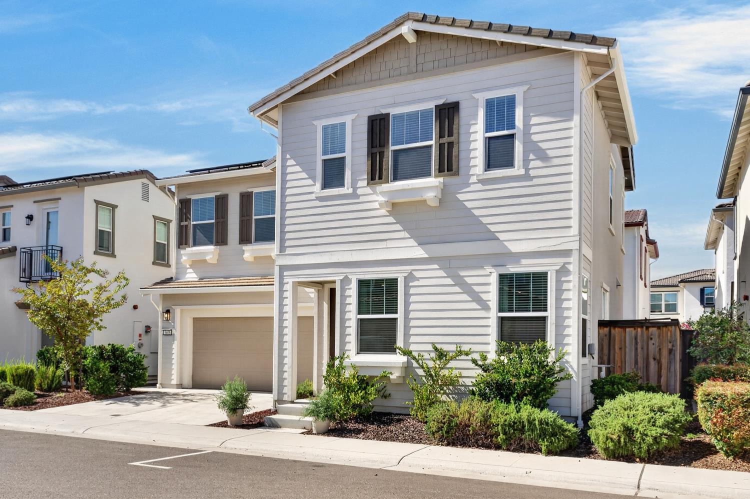 3608 Silver Pine Lane