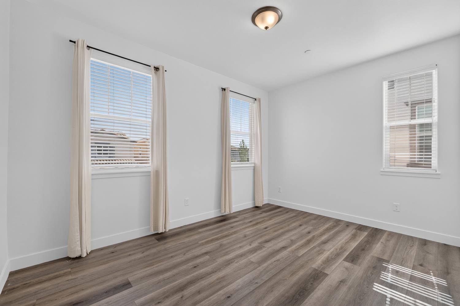 3608 Silver Pine Lane