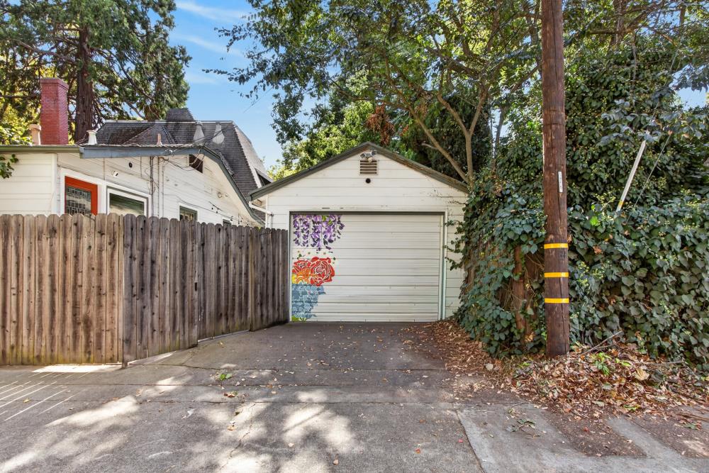432 33rd Street