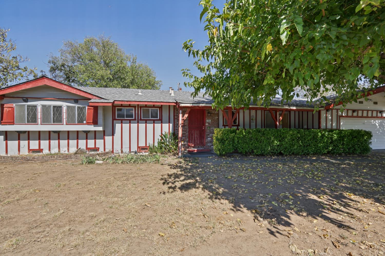 2221 Rainbow Avenue