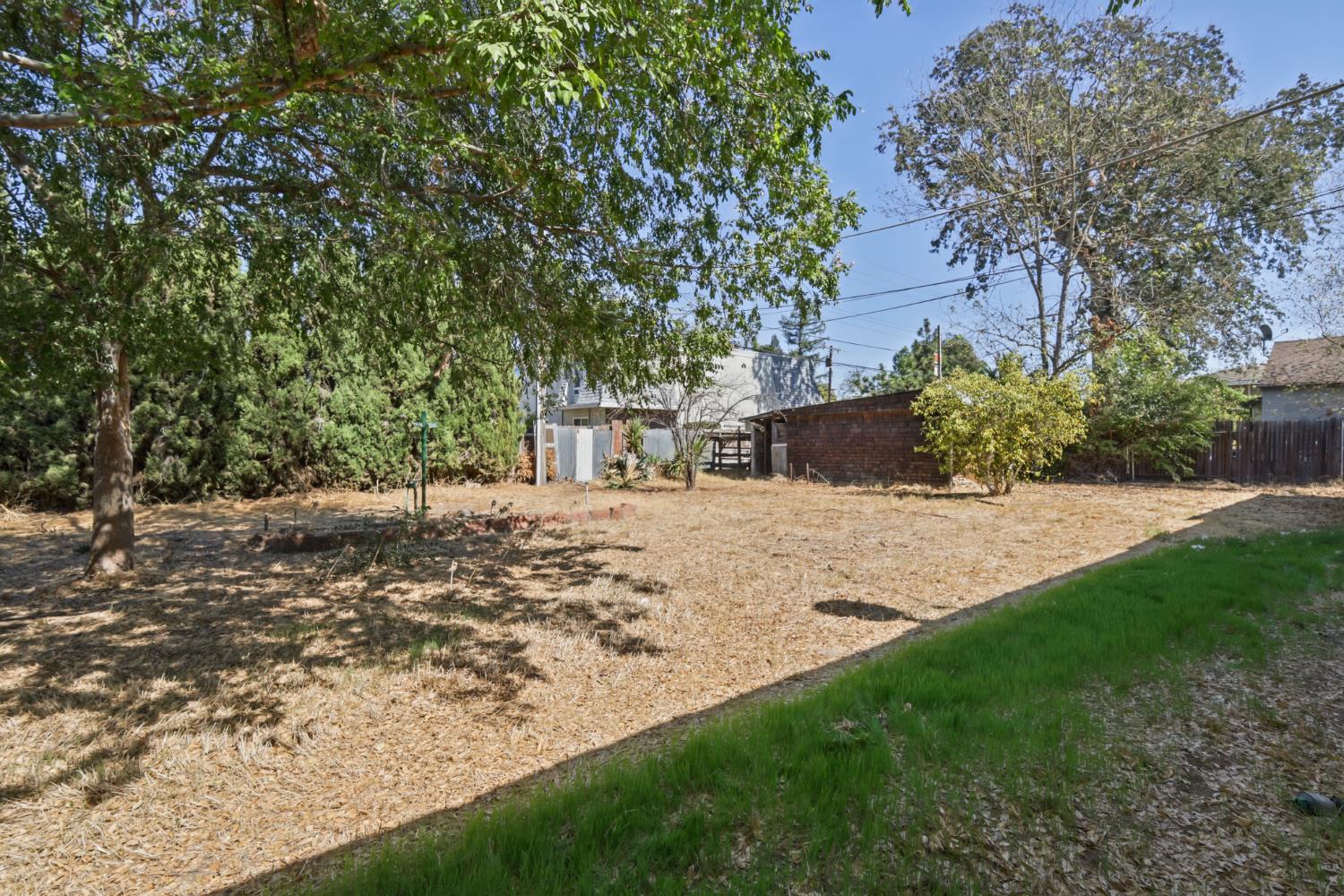 2221 Rainbow Avenue
