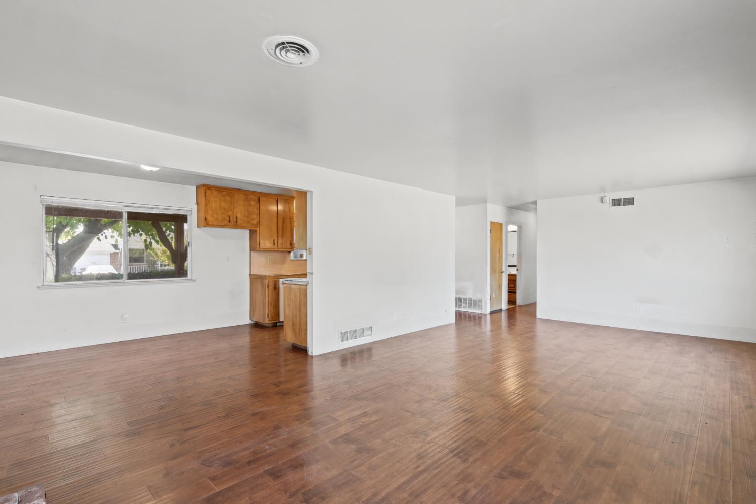2221 Rainbow Avenue