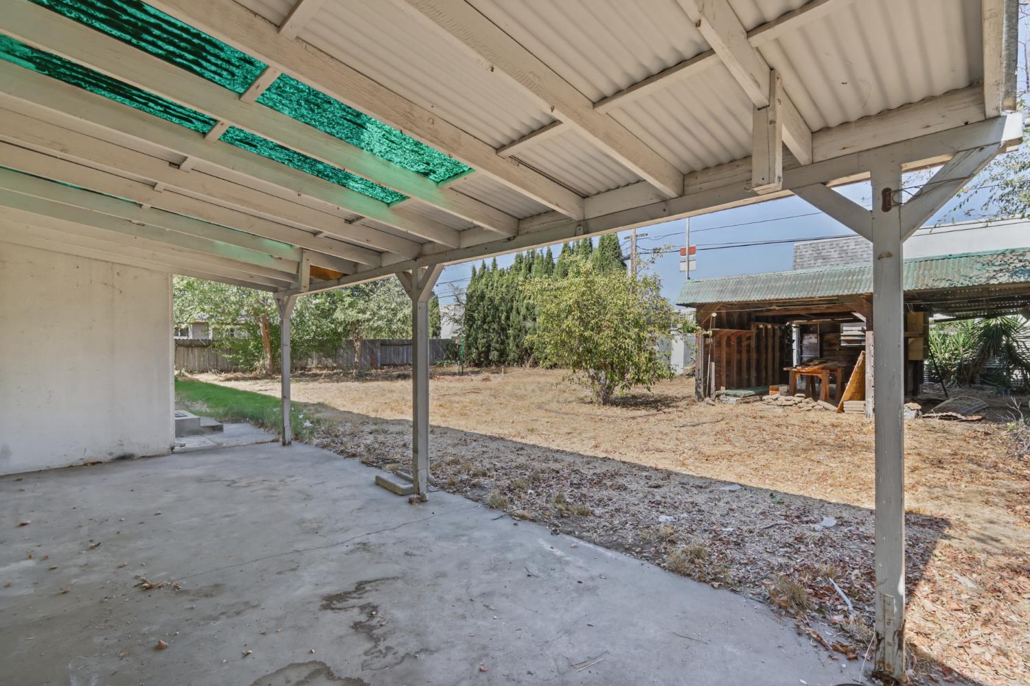 2221 Rainbow Avenue