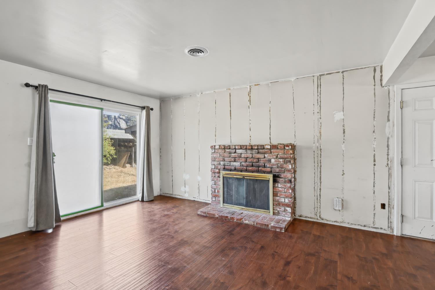 2221 Rainbow Avenue