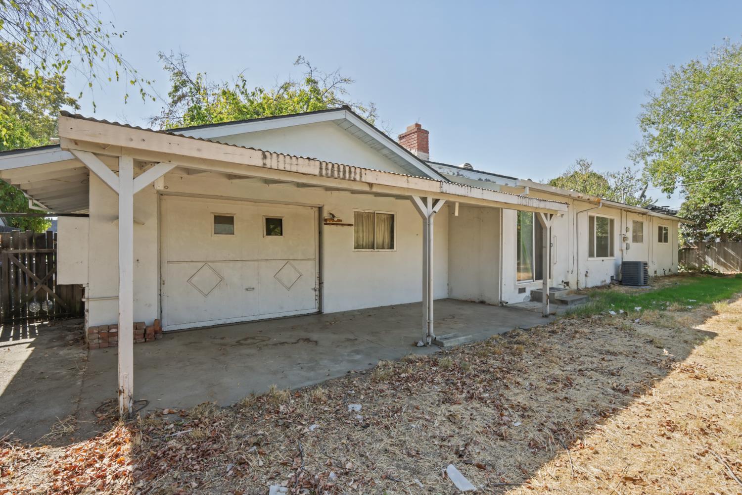 2221 Rainbow Avenue