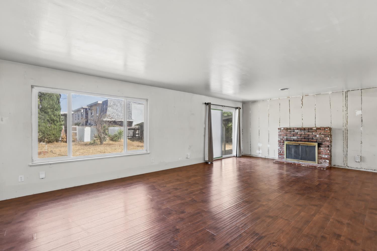 2221 Rainbow Avenue