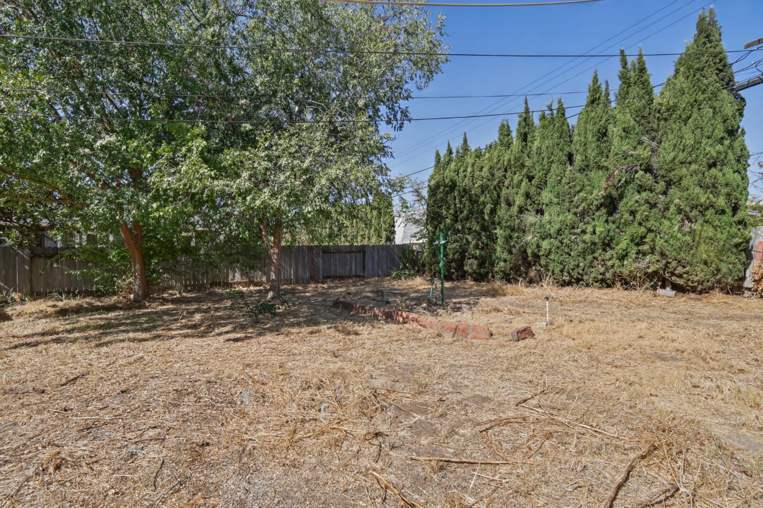 2221 Rainbow Avenue