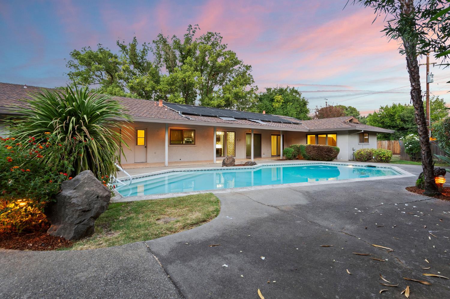 519 Grovesnor Court