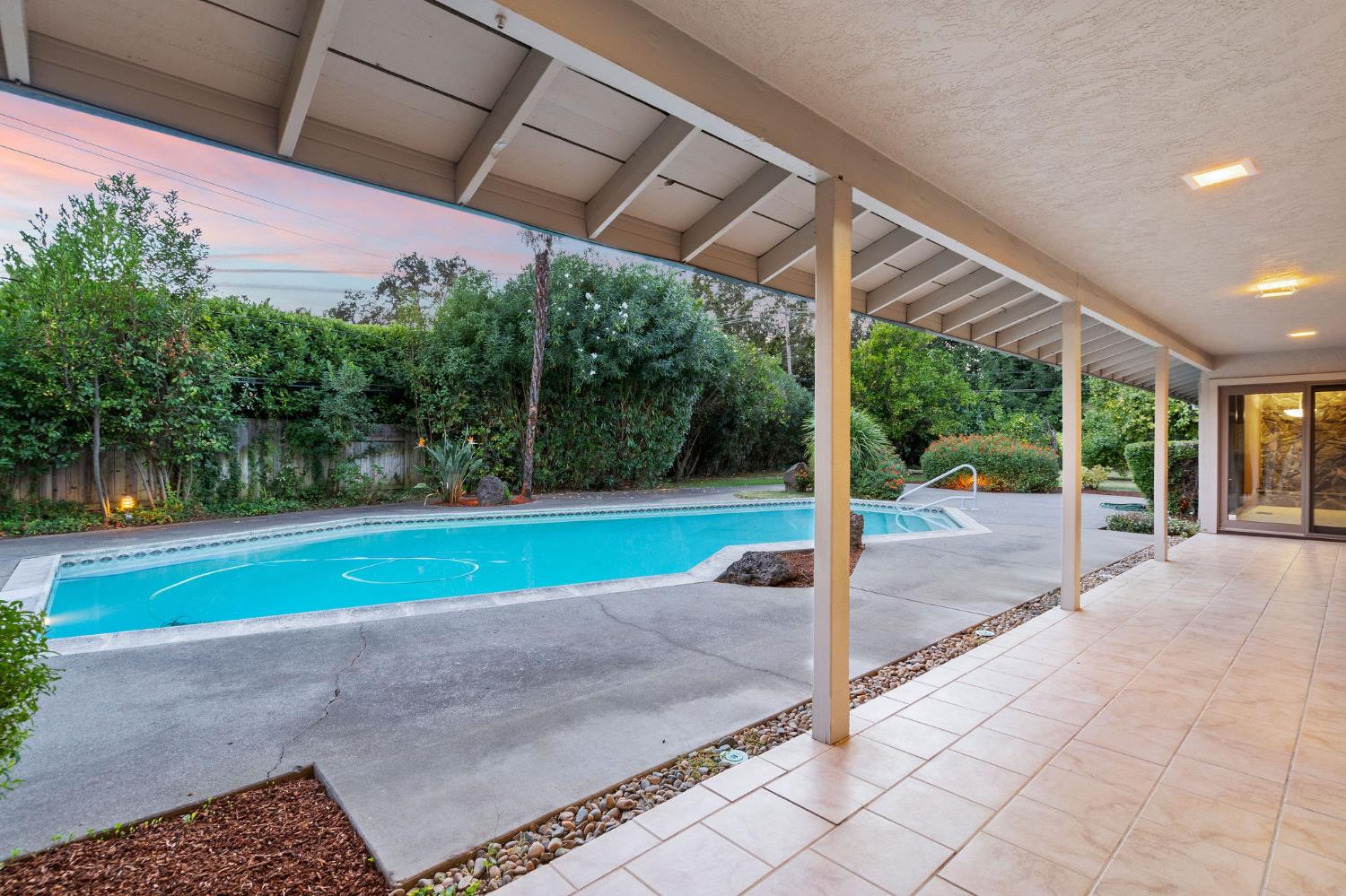 519 Grovesnor Court