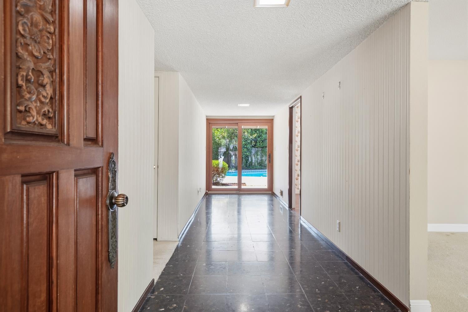 519 Grovesnor Court