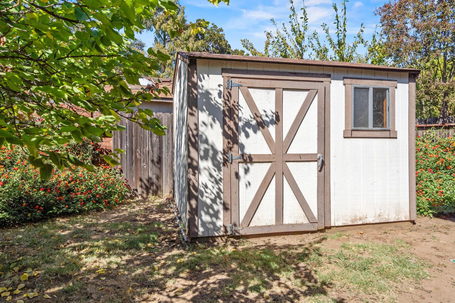 519 Grovesnor Court