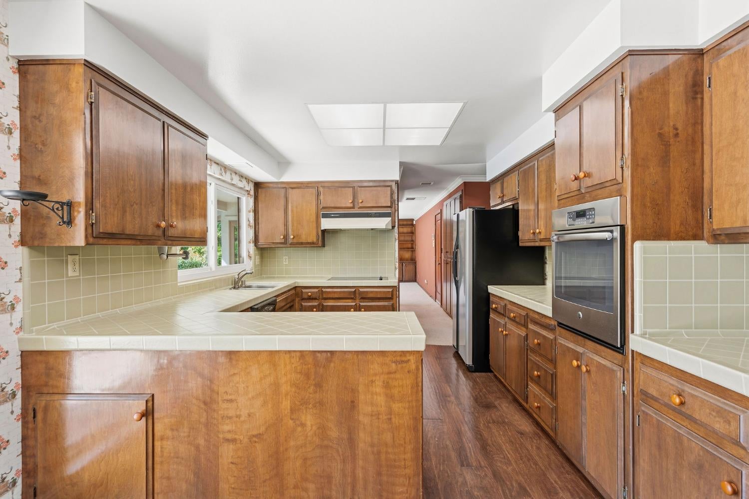 519 Grovesnor Court