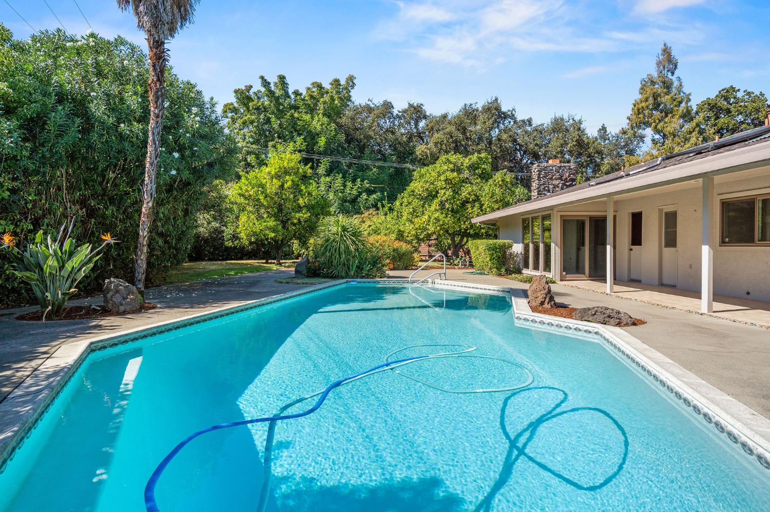 519 Grovesnor Court