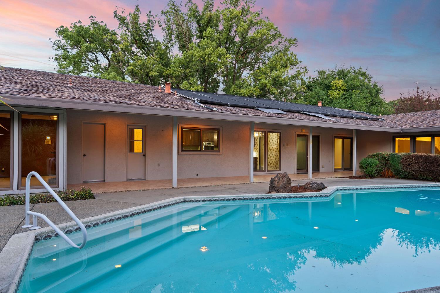 519 Grovesnor Court