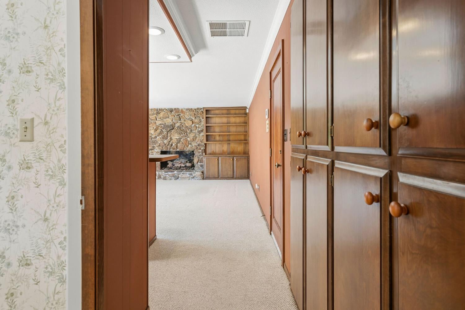 519 Grovesnor Court