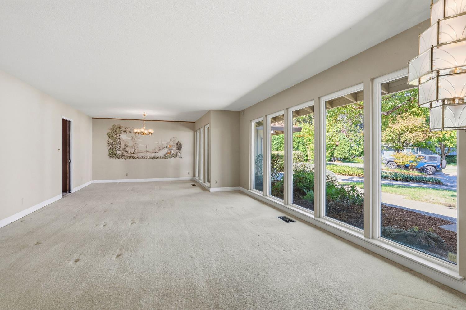 519 Grovesnor Court