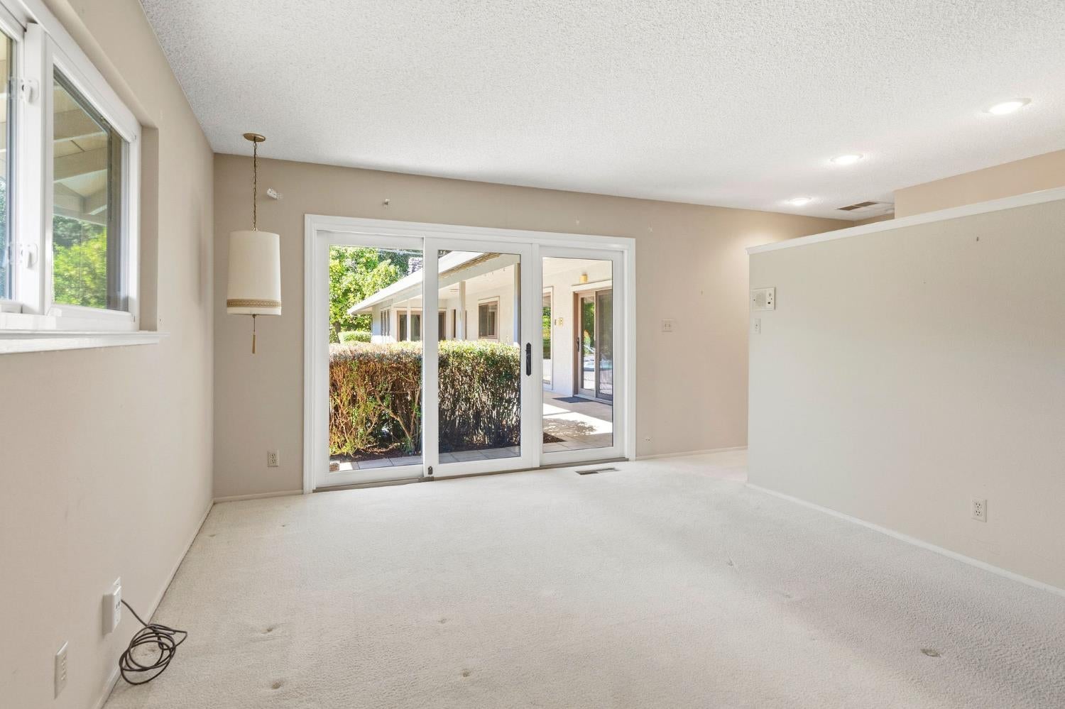 519 Grovesnor Court