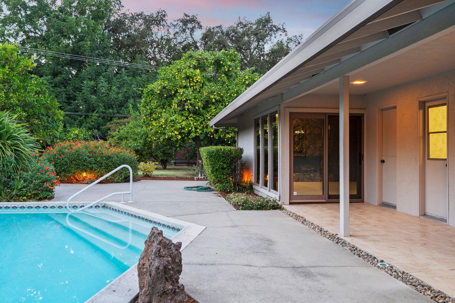 519 Grovesnor Court