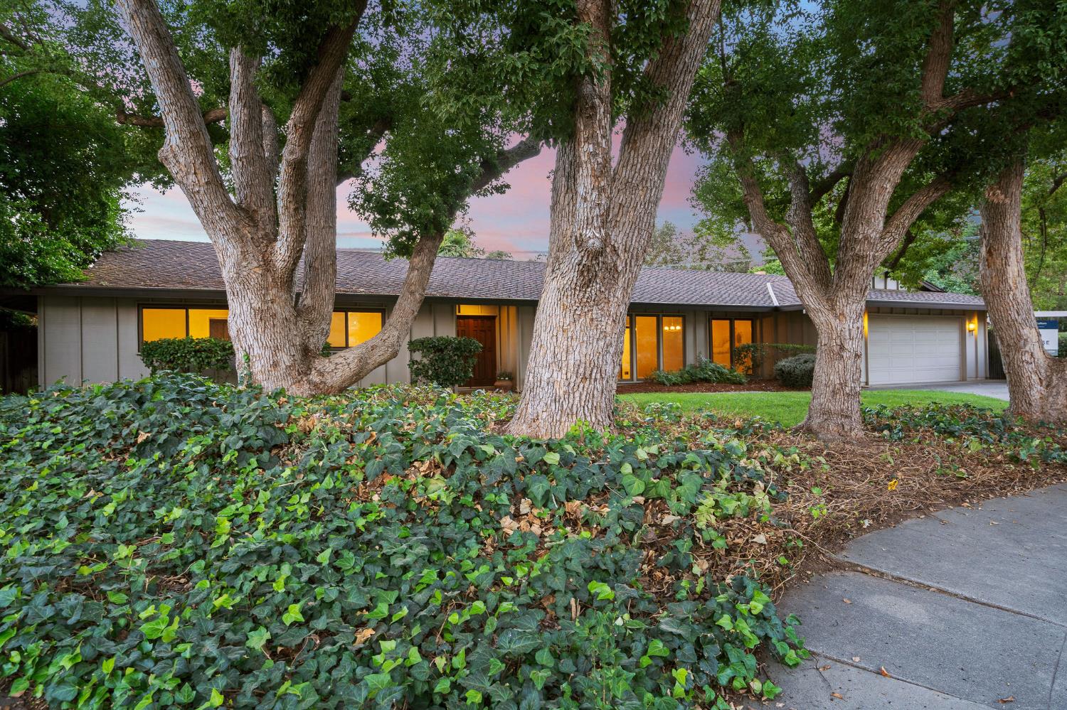519 Grovesnor Court