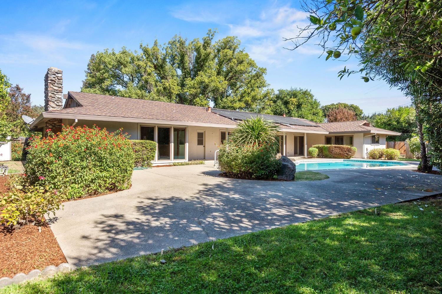 519 Grovesnor Court