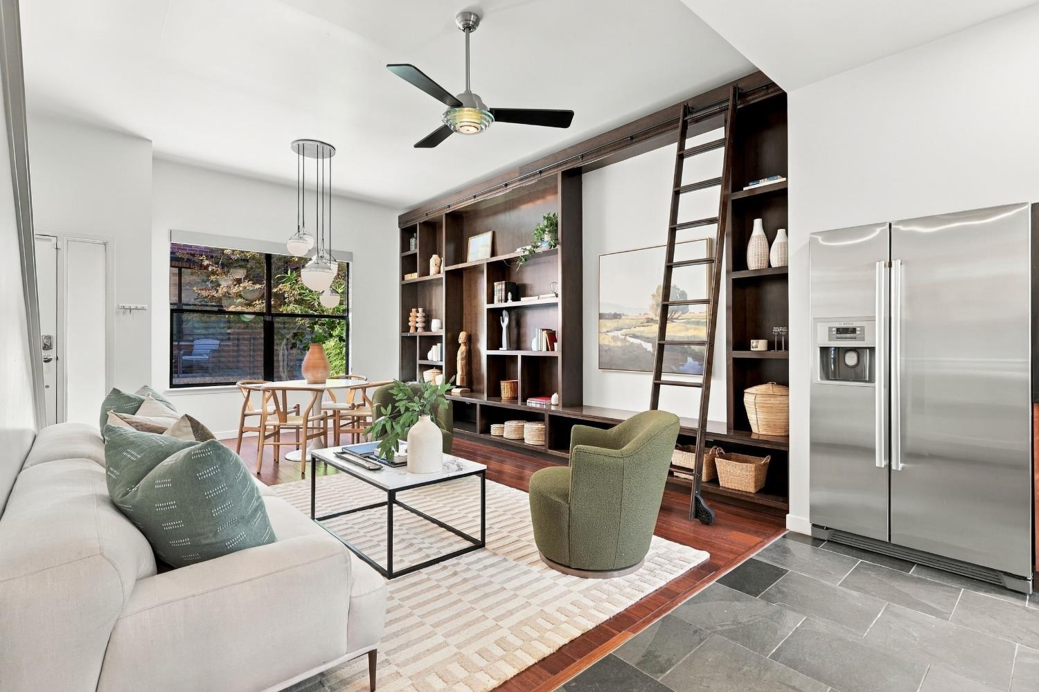 1323 East Sutter Walk