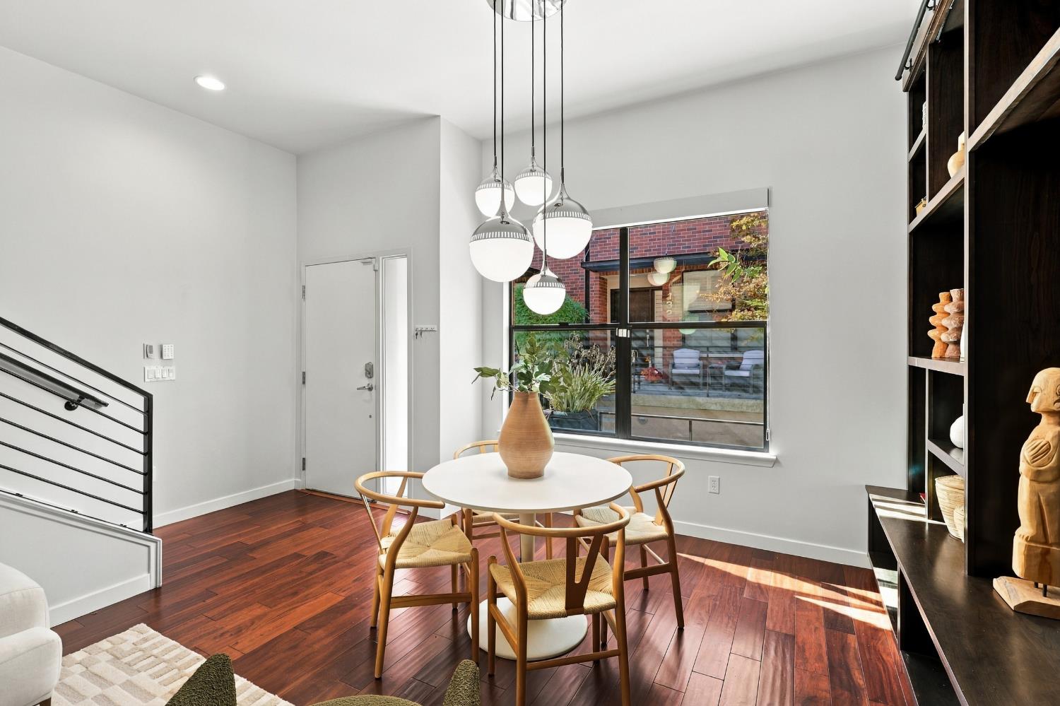1323 East Sutter Walk